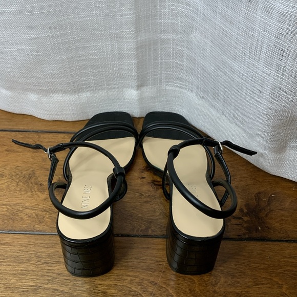 Nine West- black gator print heels - Picture 2 of 3